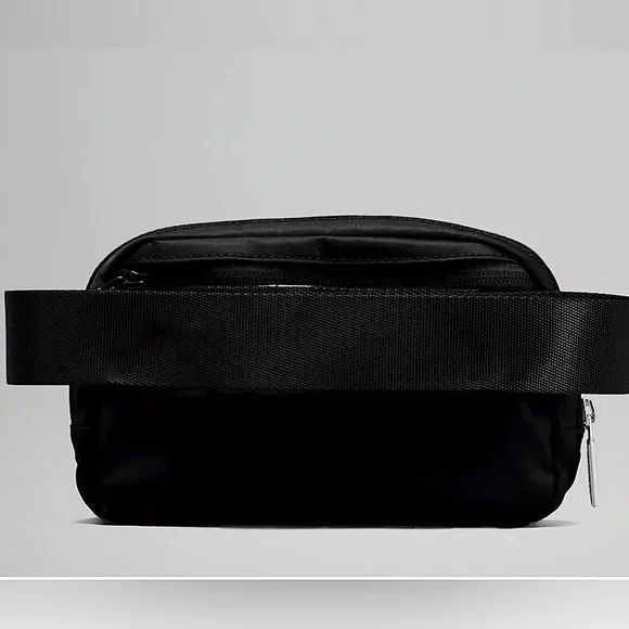 😍Lululemon Everywhere Belt Bag 1L water repellent NWT - Picture 3 of 6